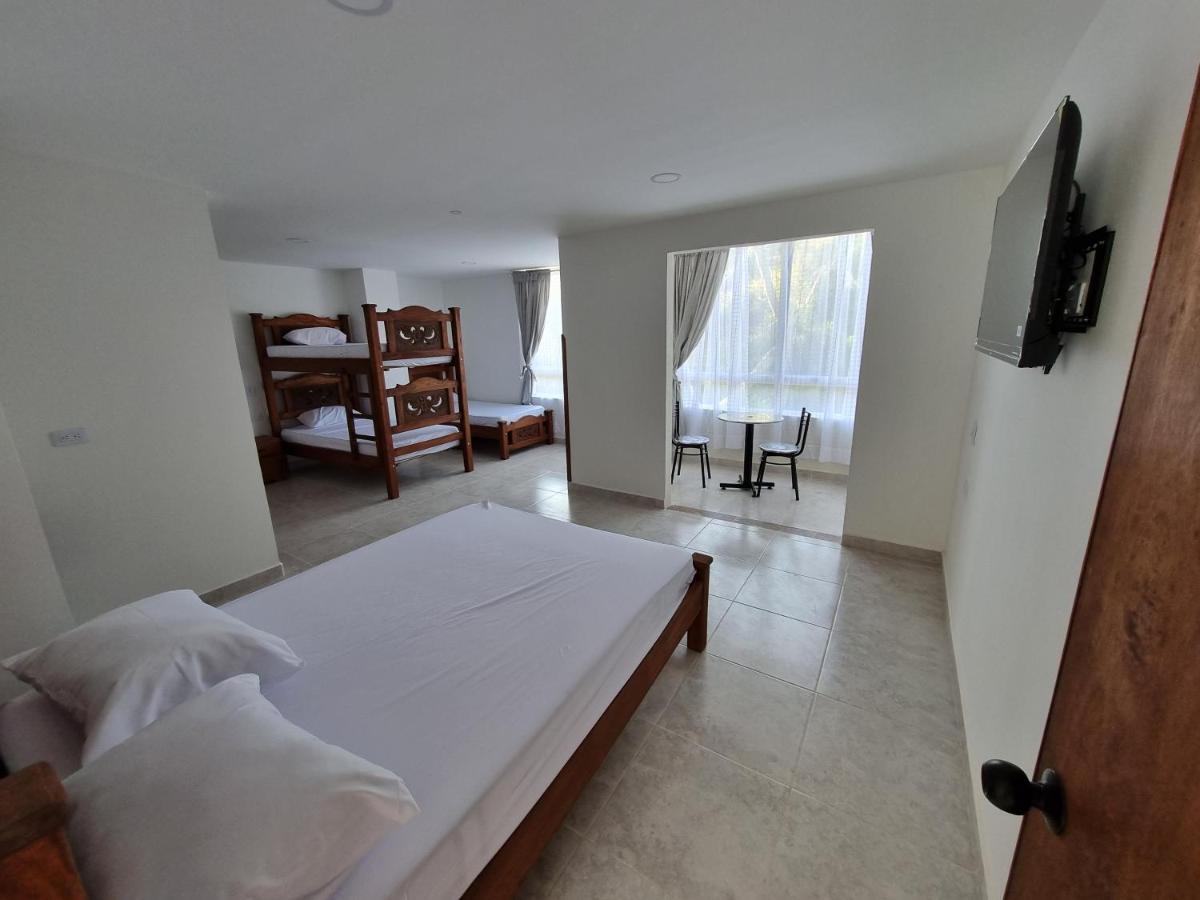 Hotel Antonella Plaza Pinchote Екстер'єр фото