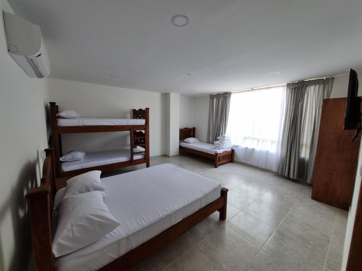Hotel Antonella Plaza Pinchote Екстер'єр фото