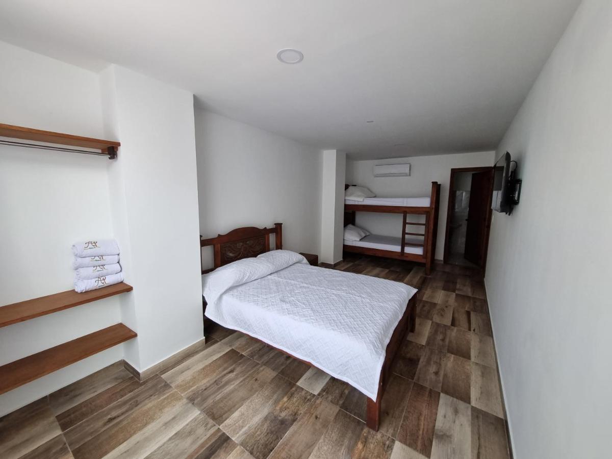 Hotel Antonella Plaza Pinchote Екстер'єр фото