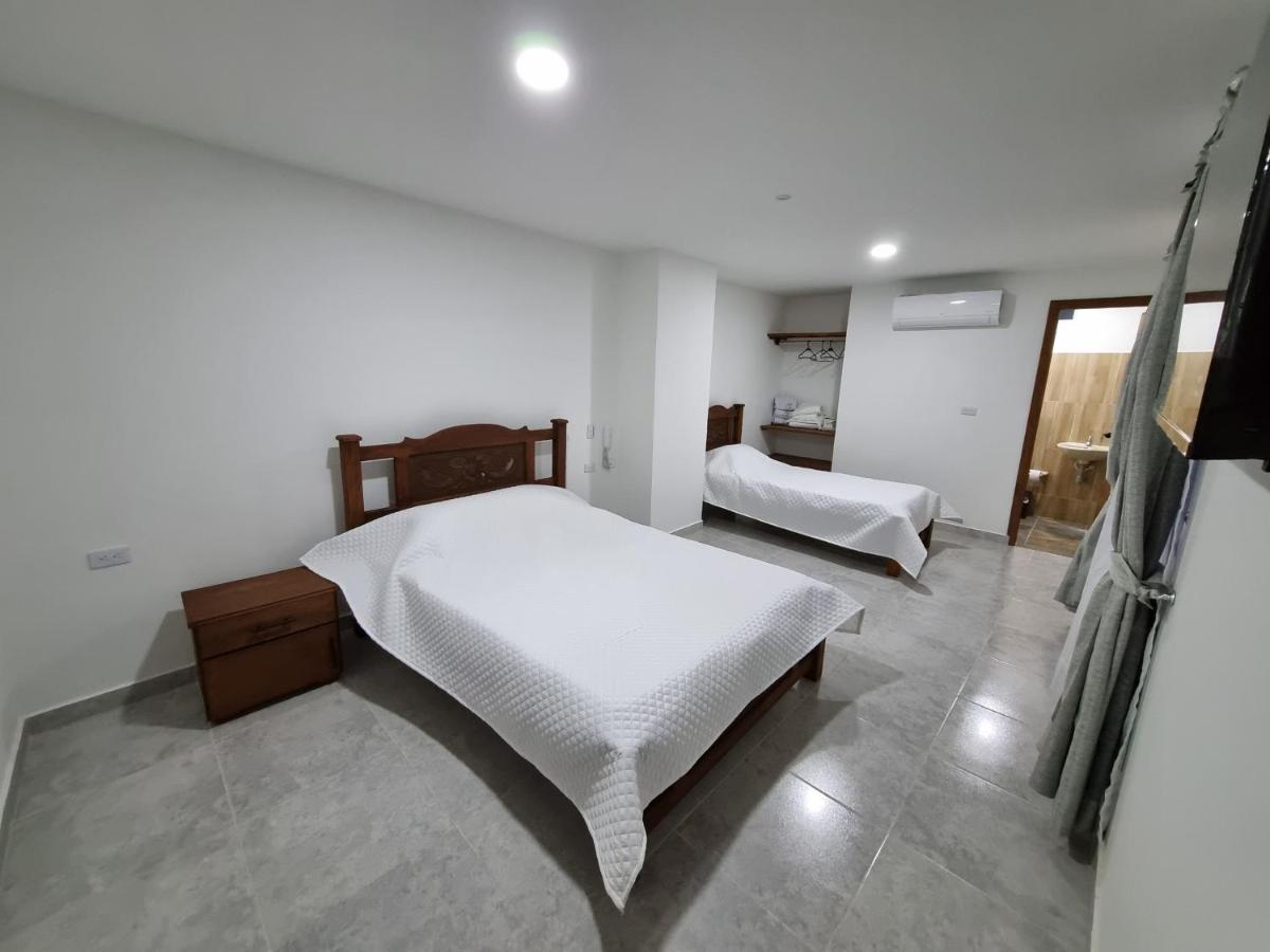 Hotel Antonella Plaza Pinchote Екстер'єр фото